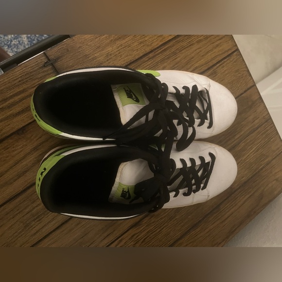 Nike men’s sneakers - Picture 3 of 4